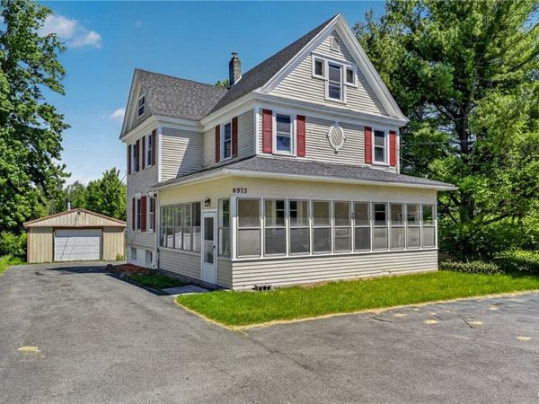 6975 Kirkville Rd , East Syracuse, NY 13057
