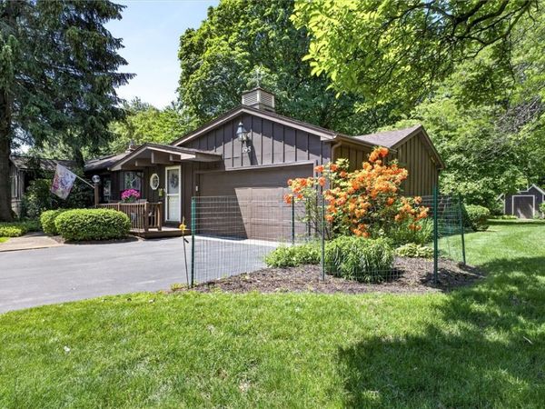 195 Cornwall Lane , Irondequoit, NY 14617