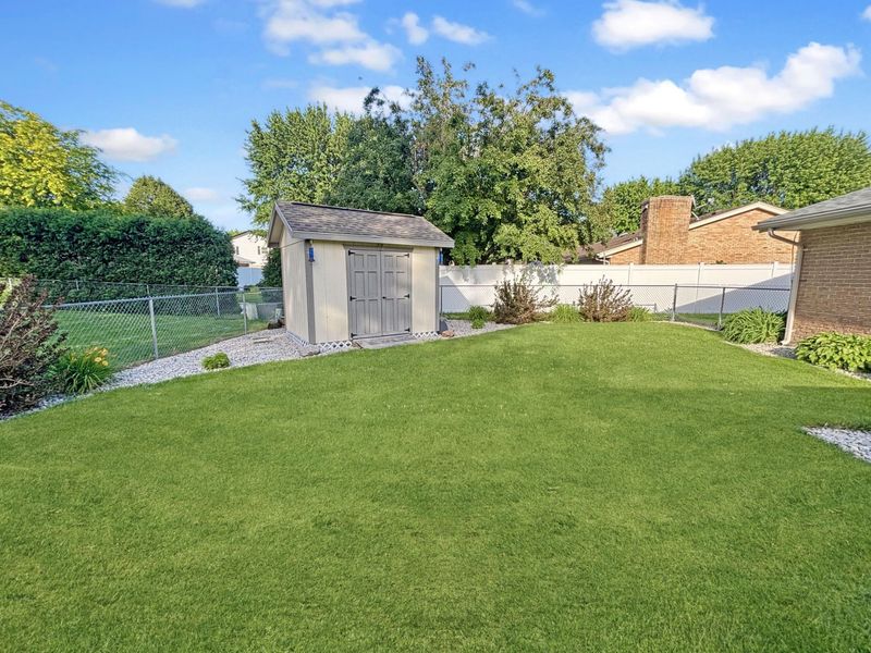 768 Gardenwood Drive, Greenville, OH 45331 Photo 30