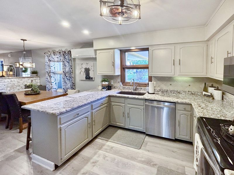 768 Gardenwood Drive, Greenville, OH 45331 Photo 5