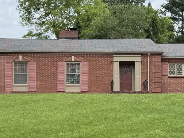 105 3rd Ave E, Springfield, TN 37172