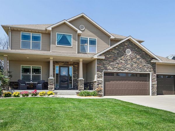 4512 NW 167th Street, Clive, IA 50325