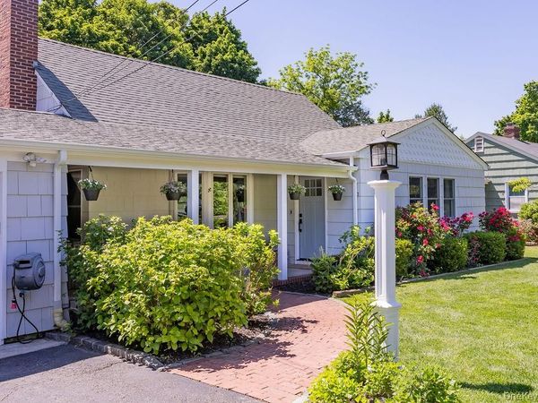22 Braemer Road, Setauket, NY 11733