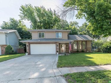 1011 Bluff Street, Bellevue, NE 68005