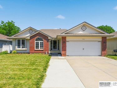 3506 Blackhawk Drive, Bellevue, NE 68123