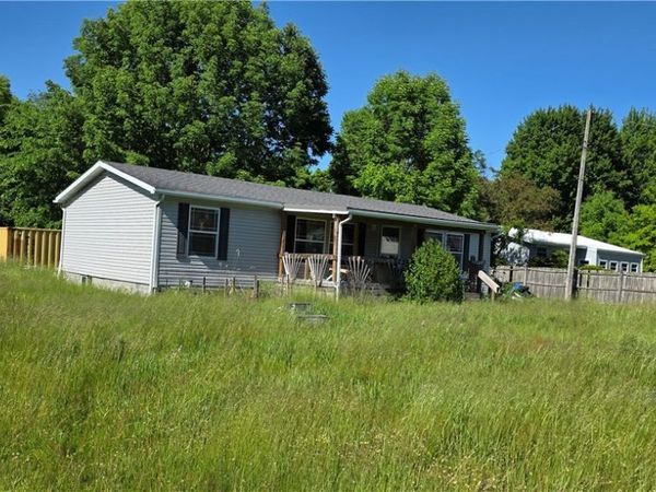2445 Mahan Denman Road , Cortland, OH 44410