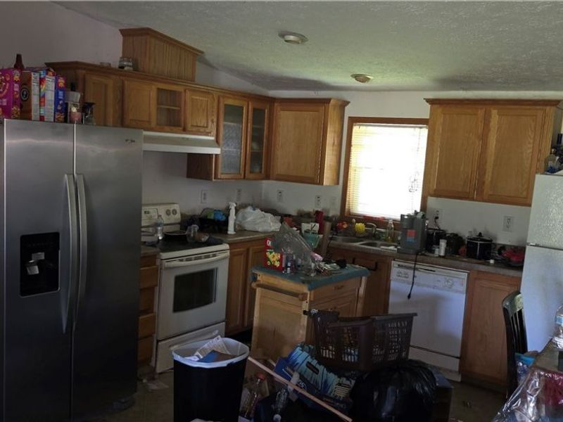 2445 Mahan Denman Road, Cortland, OH 44410 Photo 7