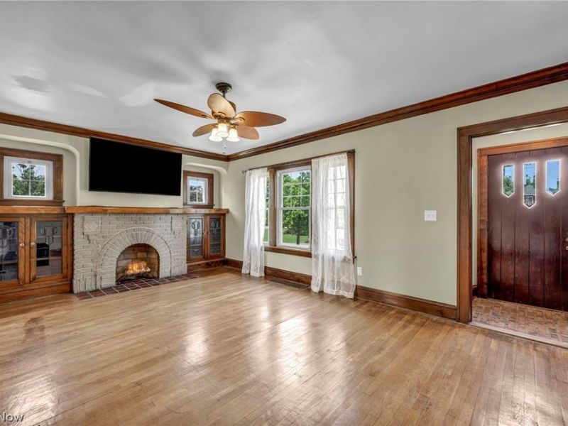 6193 N Canterbury Road , Parma, OH 44129 Photo 3