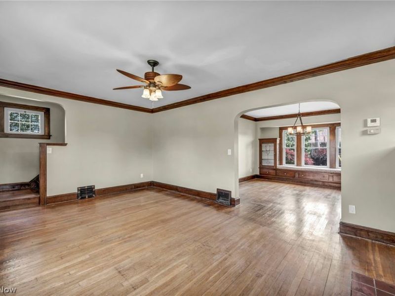 6193 N Canterbury Road , Parma, OH 44129 Photo 5