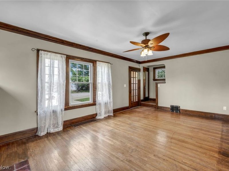 6193 N Canterbury Road , Parma, OH 44129 Photo 6