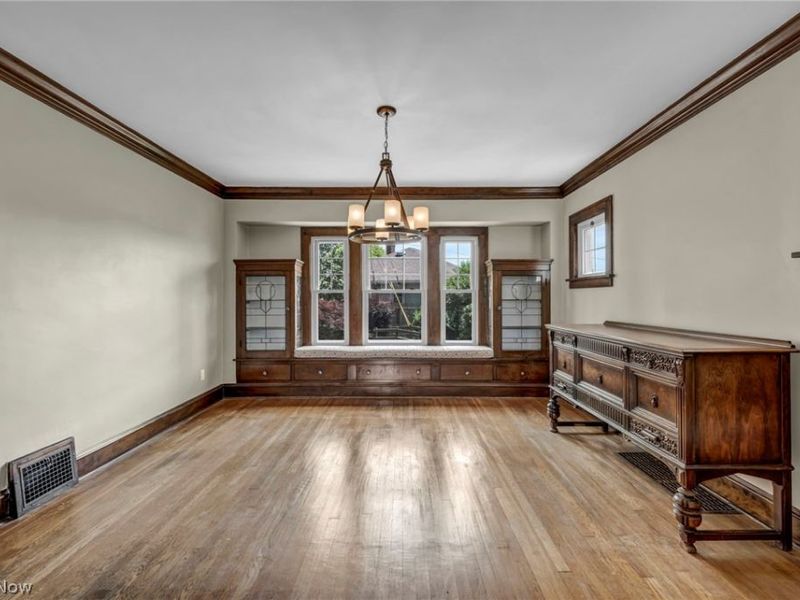 6193 N Canterbury Road , Parma, OH 44129 Photo 8