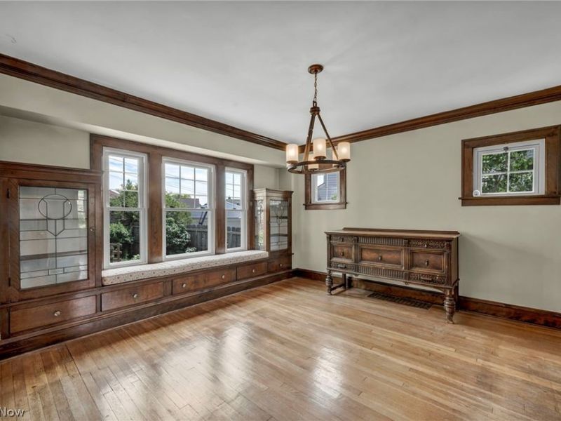 6193 N Canterbury Road , Parma, OH 44129 Photo 9