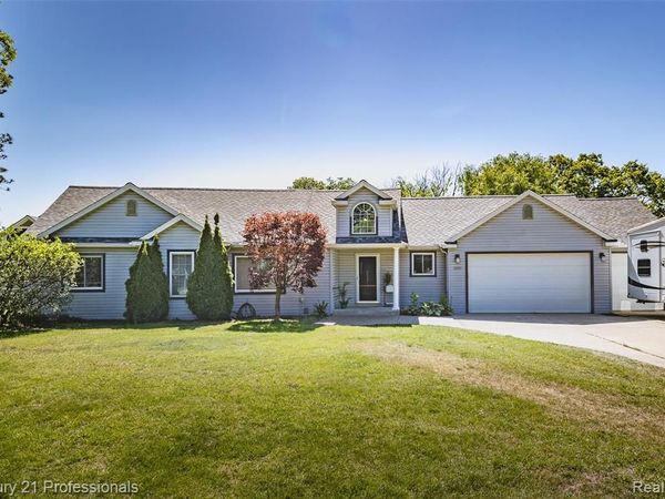 3251 Mann Road , Waterford Twp, MI 48346