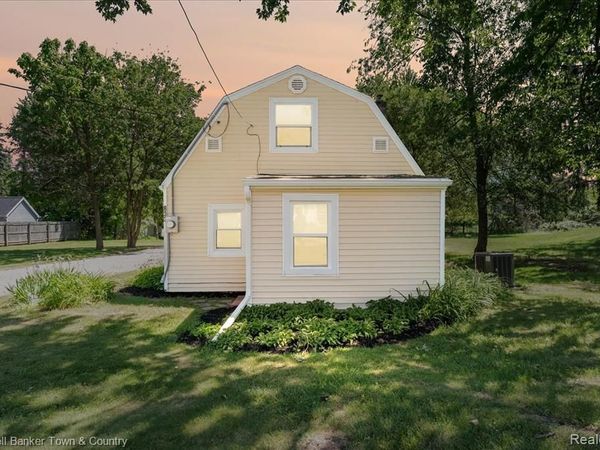 833 Hein Avenue , Lansing, MI 48911