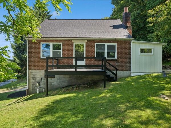924 Darlington Ave, Jeannette, PA 15644