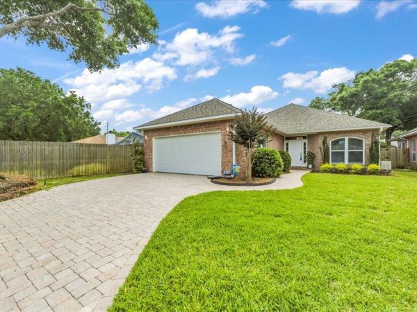 3171 Oak Shadow Lane, Pensacola, FL 32504