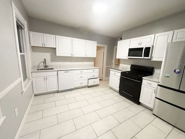 14 Belknap Street, Unit 2, Somerville, MA 02144