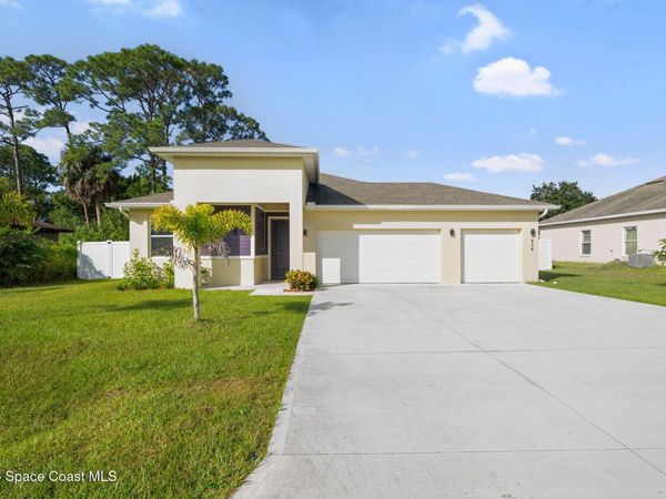 434 Borraclough Avenue NW , Palm Bay, FL 32907