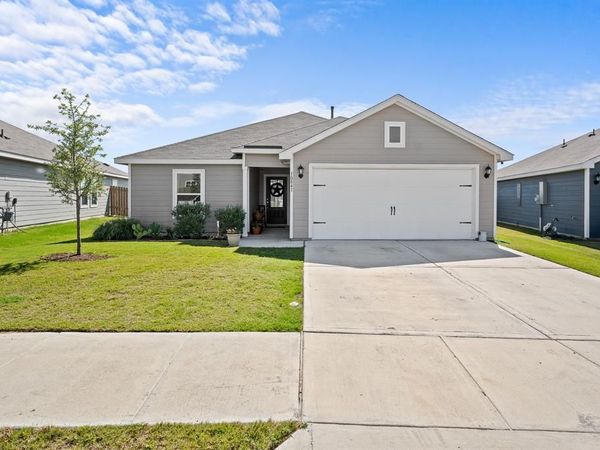 10841 Copper Hills Lane , Fort Worth, TX 76108