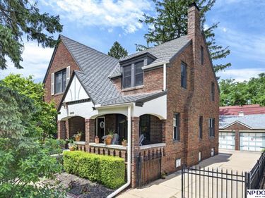 5636 Leavenworth Street, Omaha, NE 68106