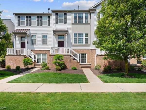 6196 N Pointe Drive, Pepper Pike, OH 44124