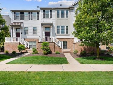6196 N Pointe Drive, Pepper Pike, OH 44124