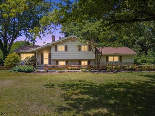 17796 Kingswood Drive , Chagrin Falls, OH 44023
