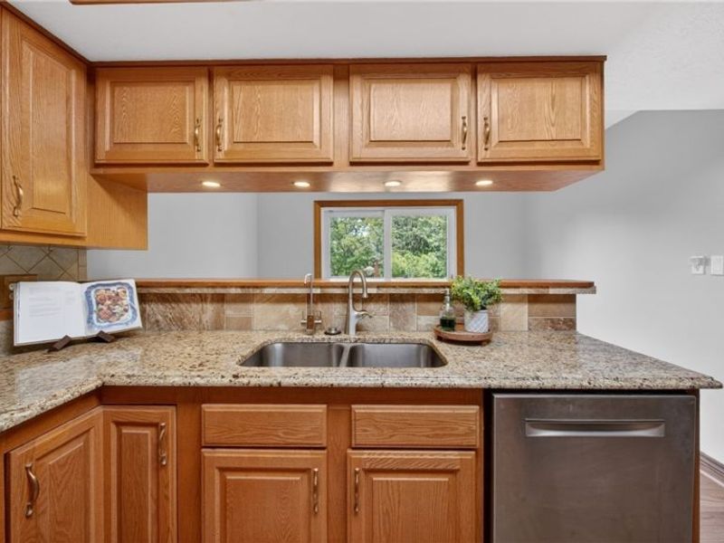 17796 Kingswood Drive , Chagrin Falls, OH 44023 Photo 14
