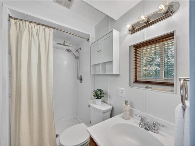 17796 Kingswood Drive , Chagrin Falls, OH 44023 Photo 25