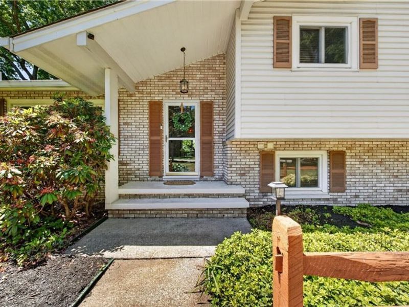 17796 Kingswood Drive , Chagrin Falls, OH 44023 Photo 5