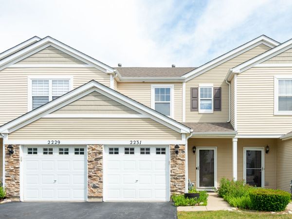 2231 Flagstone Lane , Carpentersville, IL 60110
