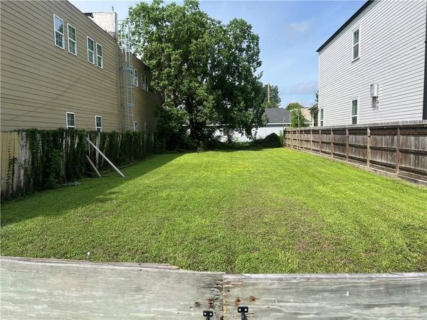 1904 SECOND Street , New Orleans, LA 70113