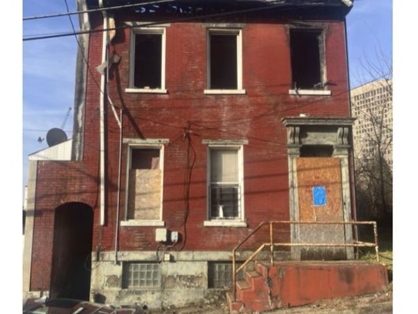23 Vine St , Pittsburgh, PA 15219