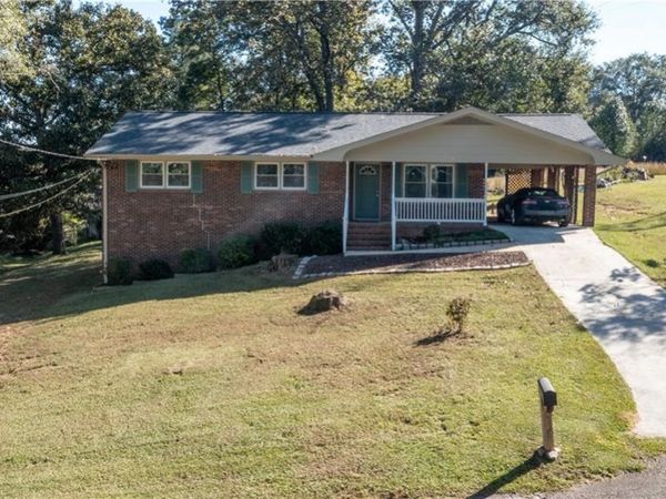469 PLANTATION Drive , Winder, GA 30680