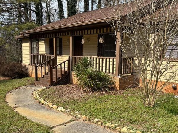 2781 brackenwood Drive , Snellville, GA 30039