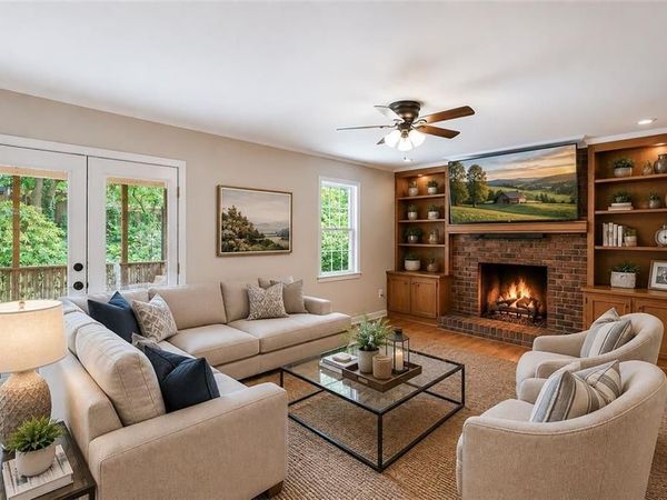 435 Stonebridge Drive, Roswell, GA 30075