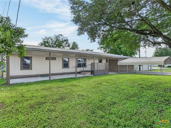 1619 Seydler Street , Gonzales, TX 78629