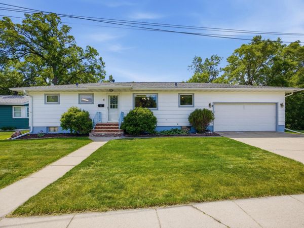 543 4th Avenue W, West Fargo, ND 58078