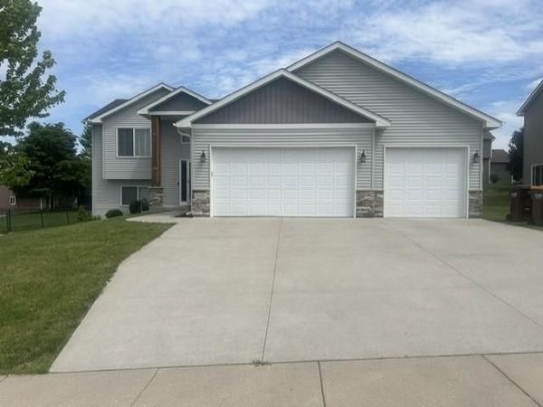 1107 Tikalsky Street SE, New Prague, MN 56071