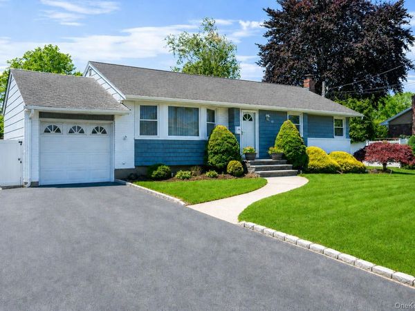 10 Kipling Drive , Greenlawn, NY 11740