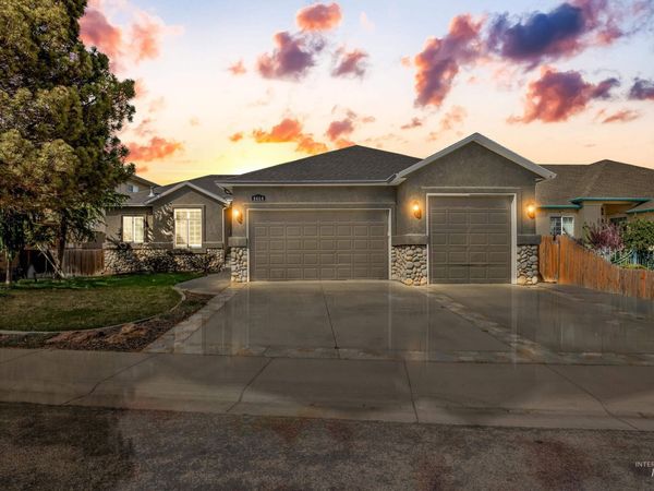 8464 W Thunder Mountain Dr, Boise, ID 83709