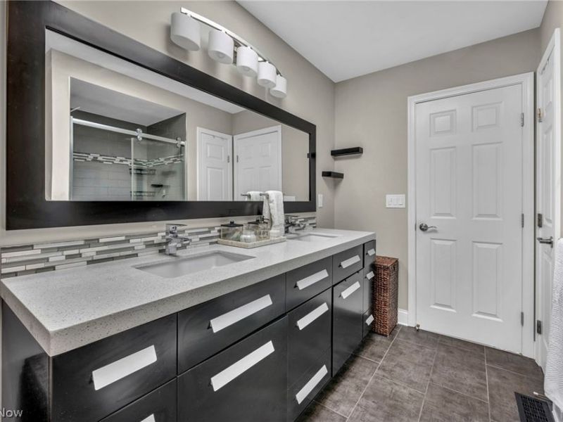 3811 Vincent Drive , Seven Hills, OH 44131 Photo 28