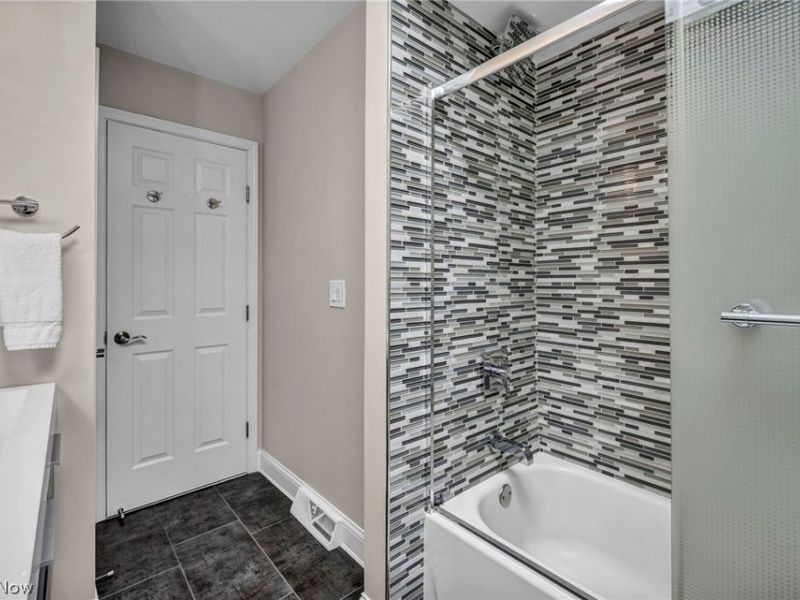 3811 Vincent Drive , Seven Hills, OH 44131 Photo 34