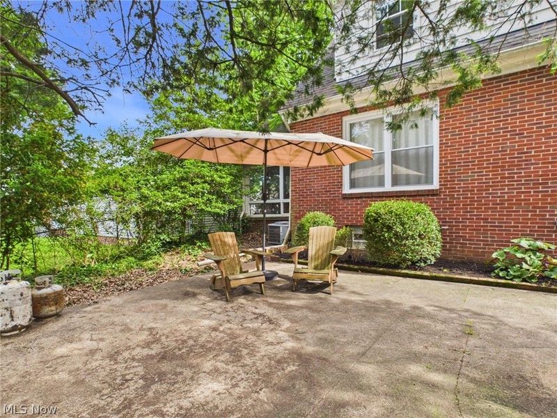 683 E Ford Avenue , Barberton, OH 44203 Photo 37