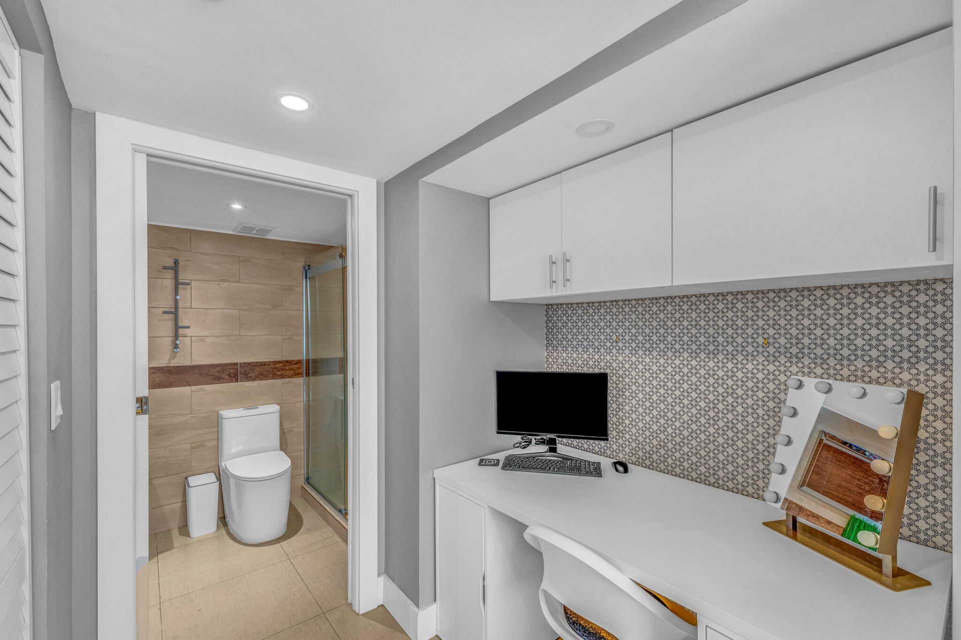 7601 E Treasure Drive, Unit 416, North Bay Village, FL 33141 Photo