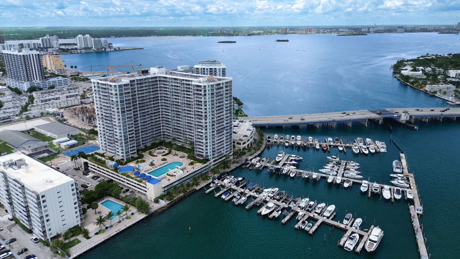 7601 E Treasure Drive, Unit 416, North Bay Village, FL 33141 Photo