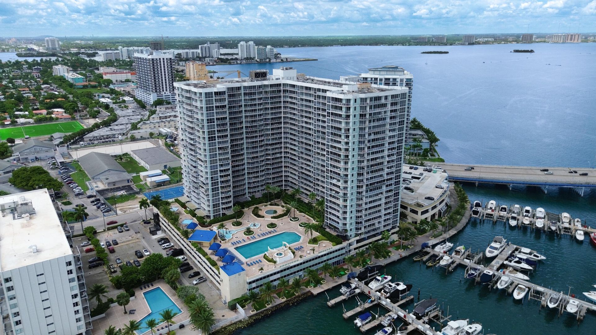 7601 E Treasure Drive, Unit 416, North Bay Village, FL 33141 Photo