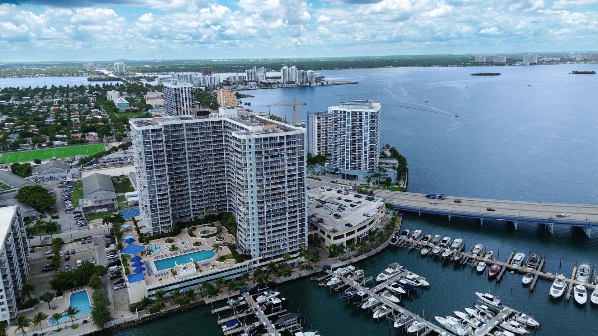 7601 E Treasure Drive, Unit 416, North Bay Village, FL 33141 Photo