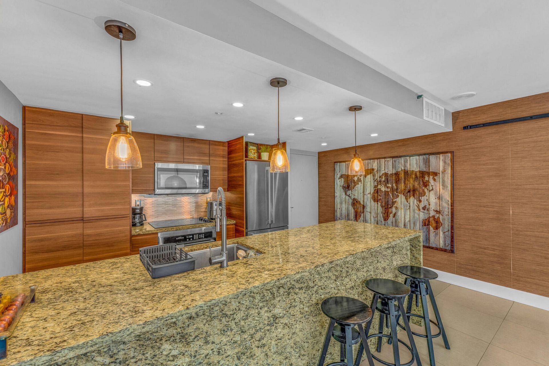 7601 E Treasure Drive, Unit 416, North Bay Village, FL 33141 Photo
