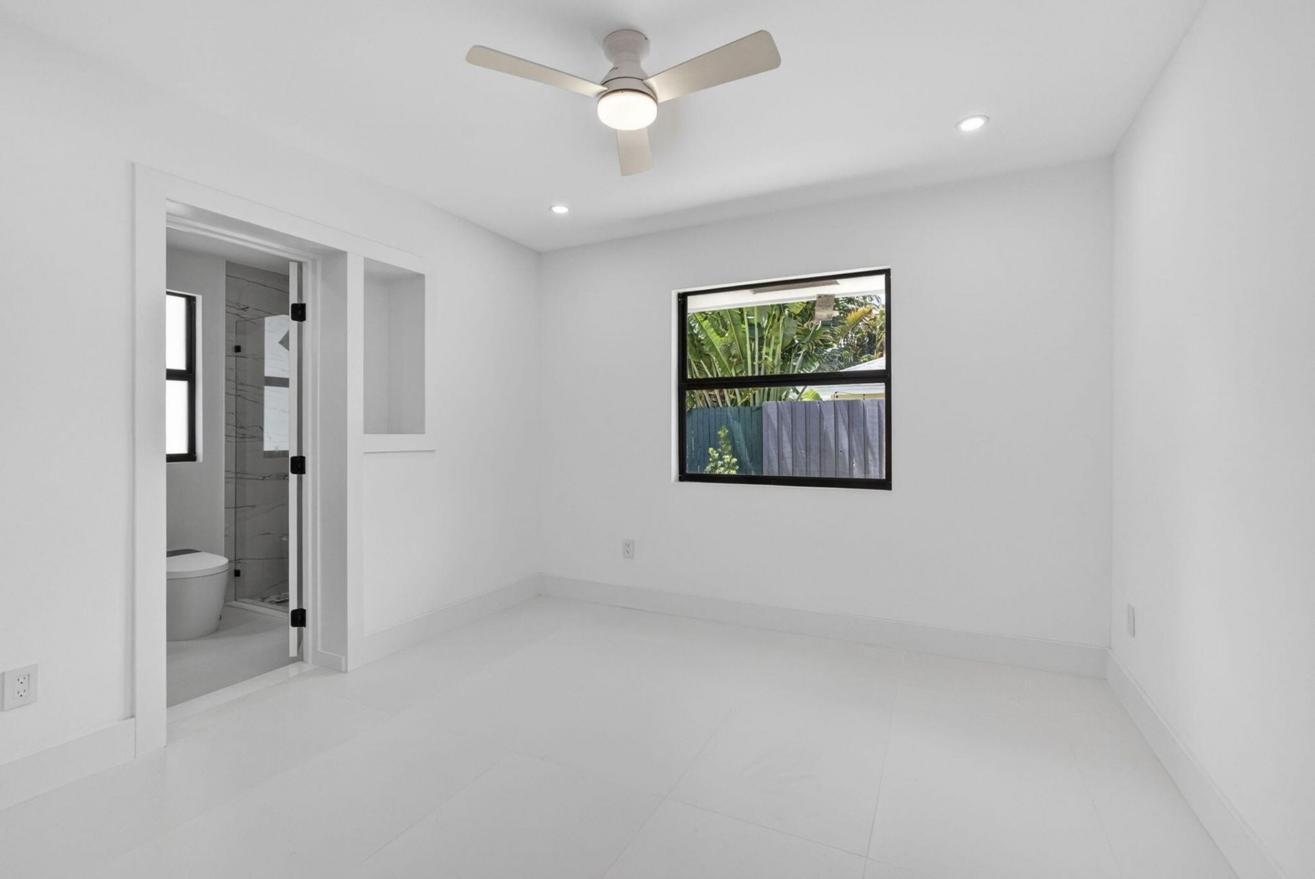 8111 W Lake Drive, Lake Clarke Shores, FL 33406 Photo